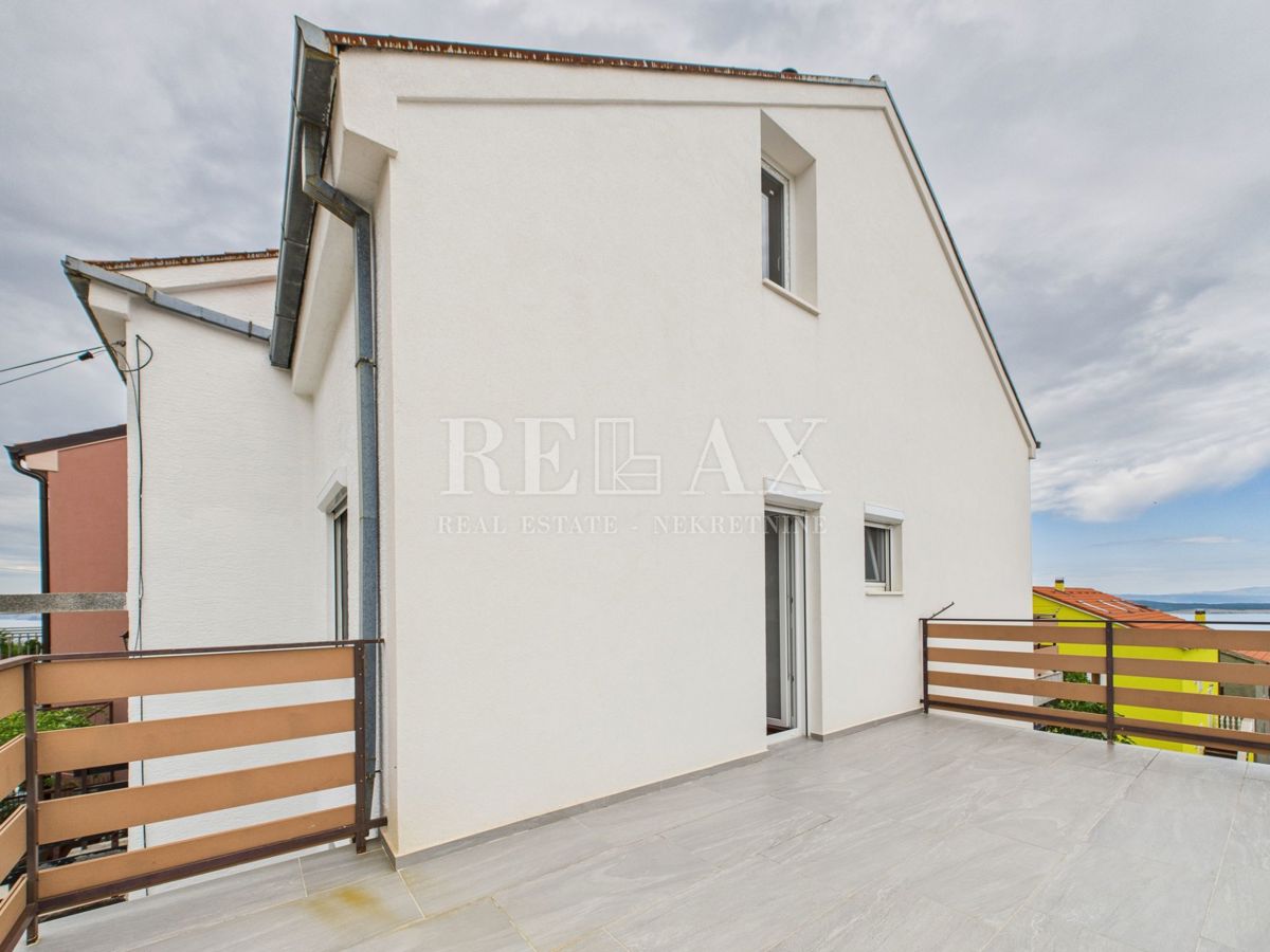 Crikvenica - trosobno stanovanje z garažo