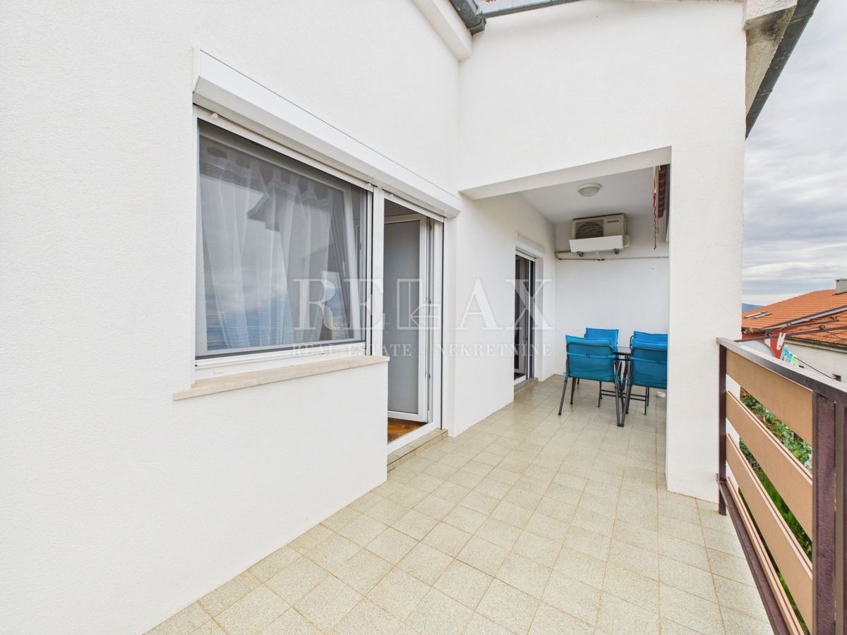 Crikvenica - trosobno stanovanje z garažo