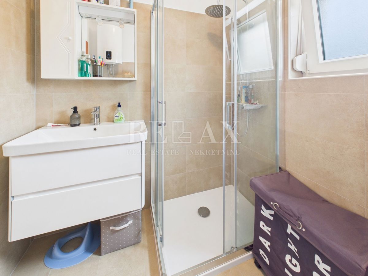 Crikvenica - trosobno stanovanje z garažo