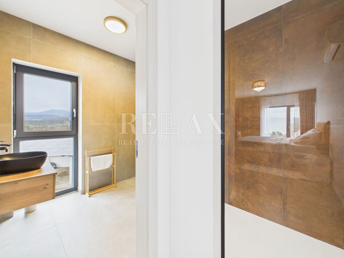 Šmrika - čudovita vila z bazenom in pogledom na morje