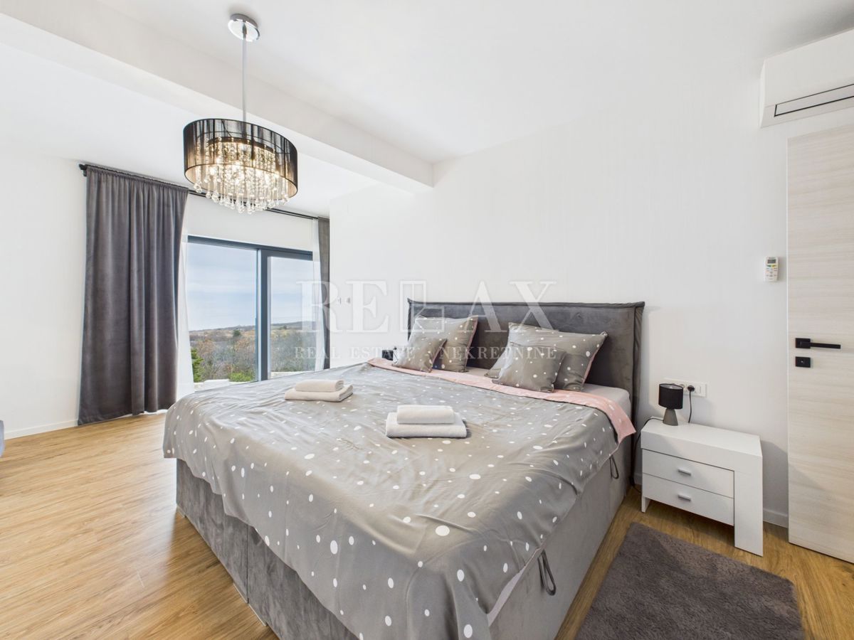 Šmrika - čudovita vila z bazenom in pogledom na morje