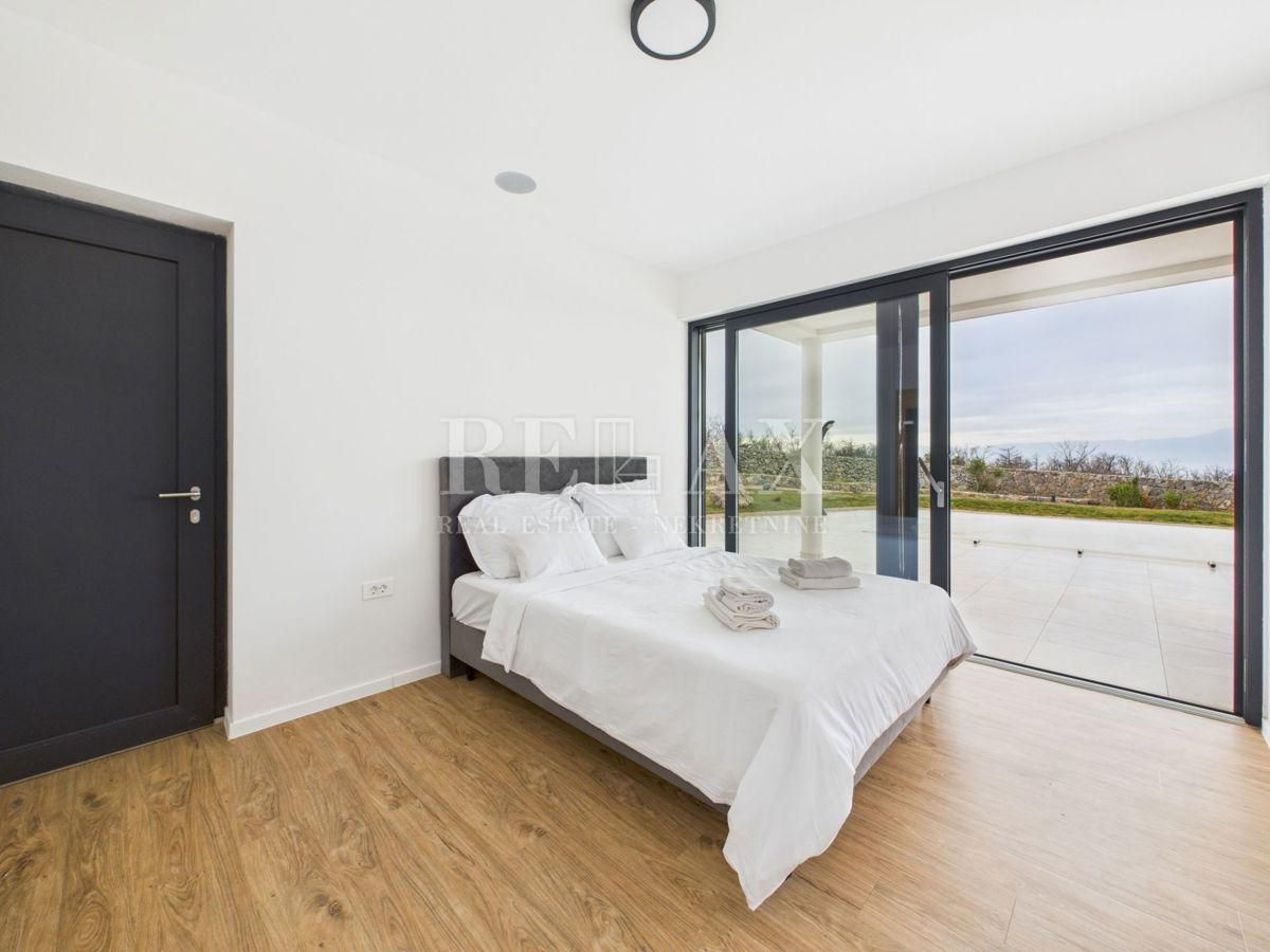 Šmrika - čudovita vila z bazenom in pogledom na morje