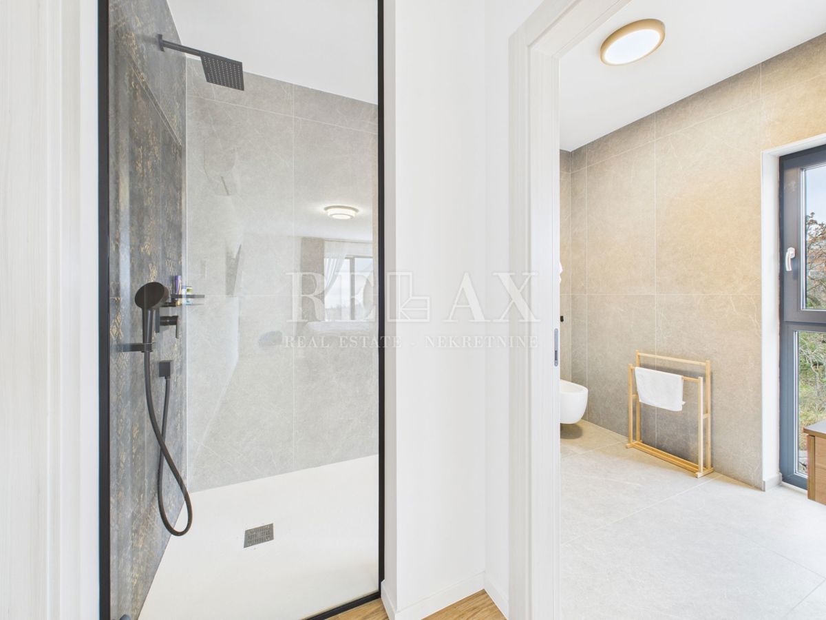 Šmrika - čudovita vila z bazenom in pogledom na morje