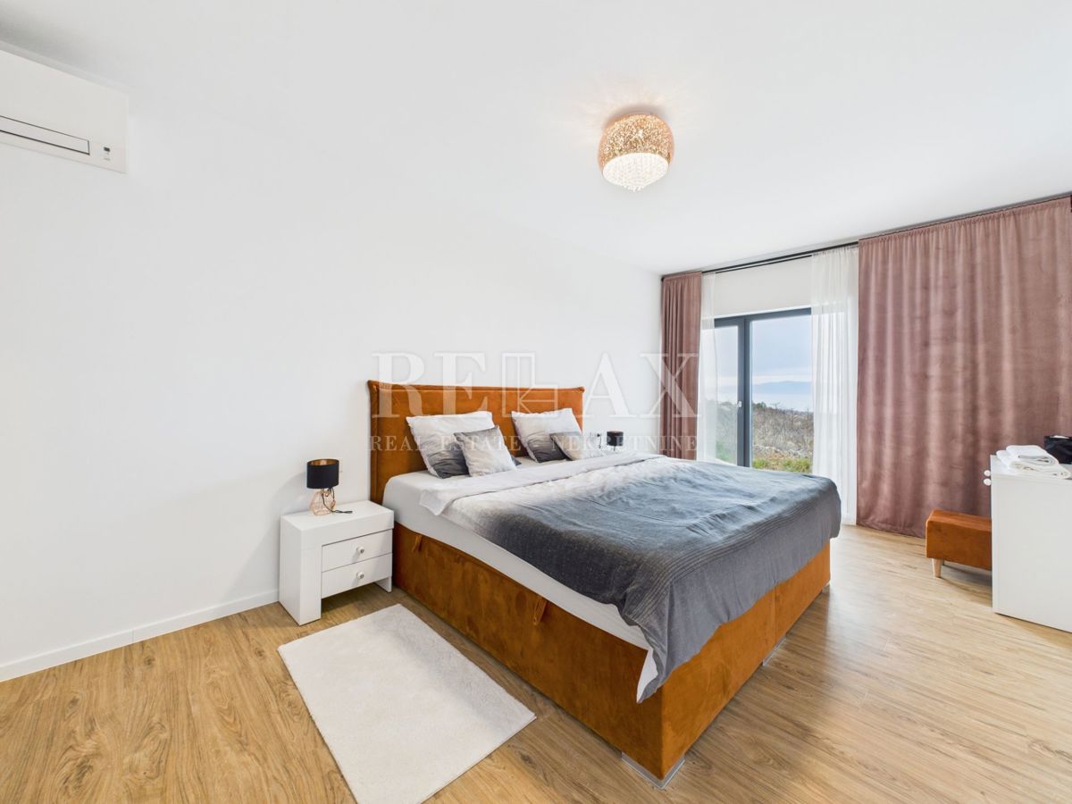 Šmrika - čudovita vila z bazenom in pogledom na morje