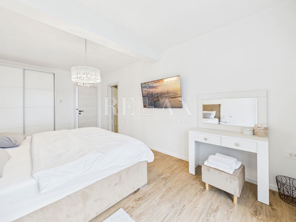 Šmrika - čudovita vila z bazenom in pogledom na morje