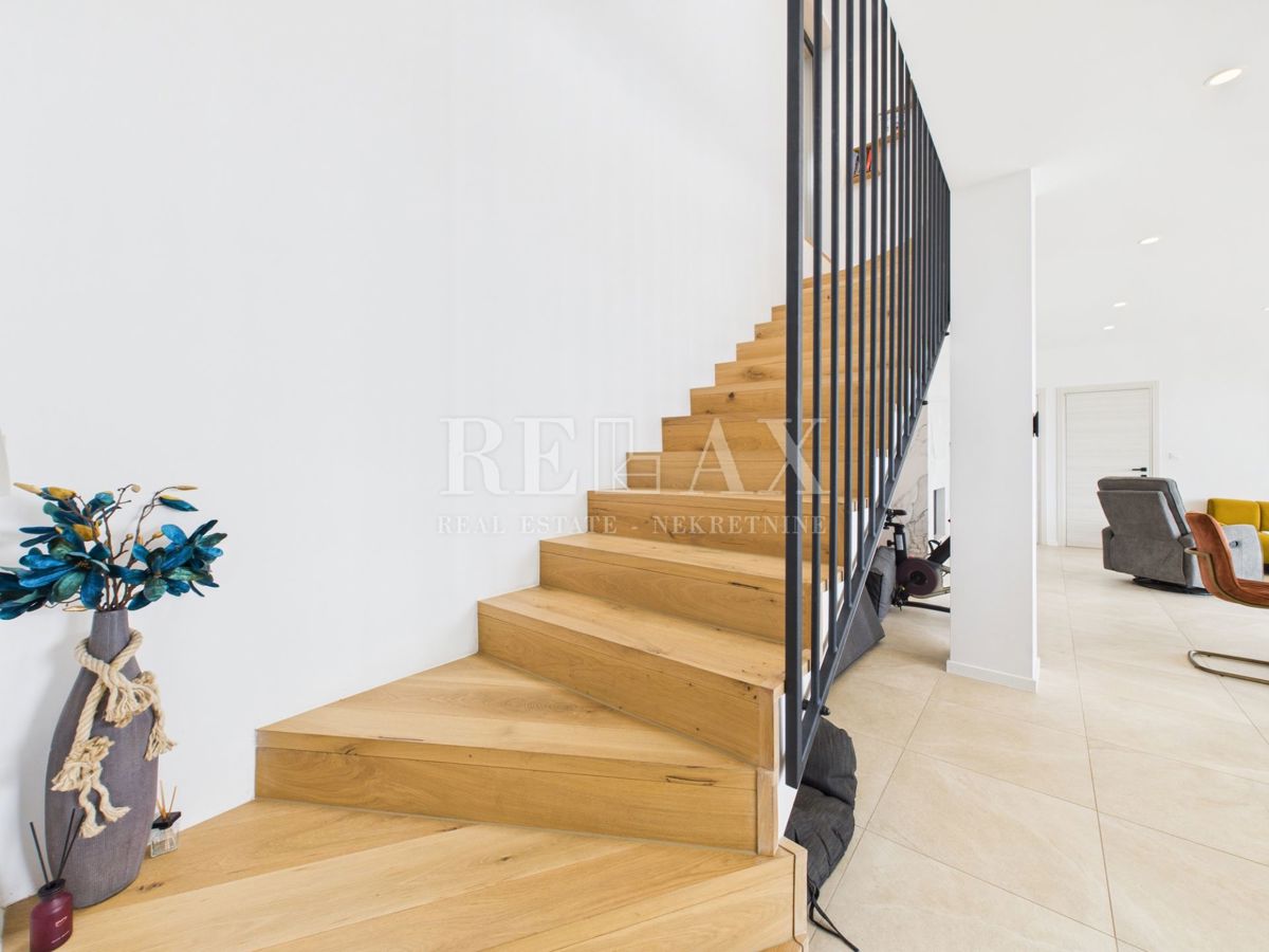 Šmrika - čudovita vila z bazenom in pogledom na morje