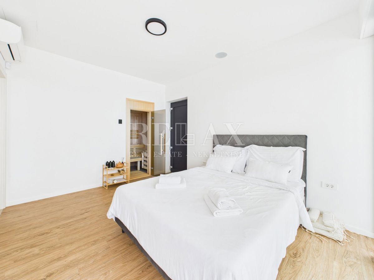 Šmrika - čudovita vila z bazenom in pogledom na morje