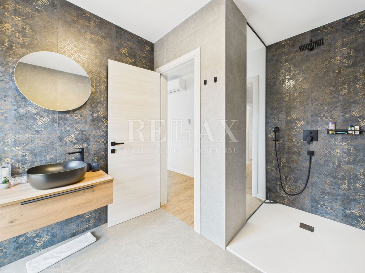 Šmrika - čudovita vila z bazenom in pogledom na morje