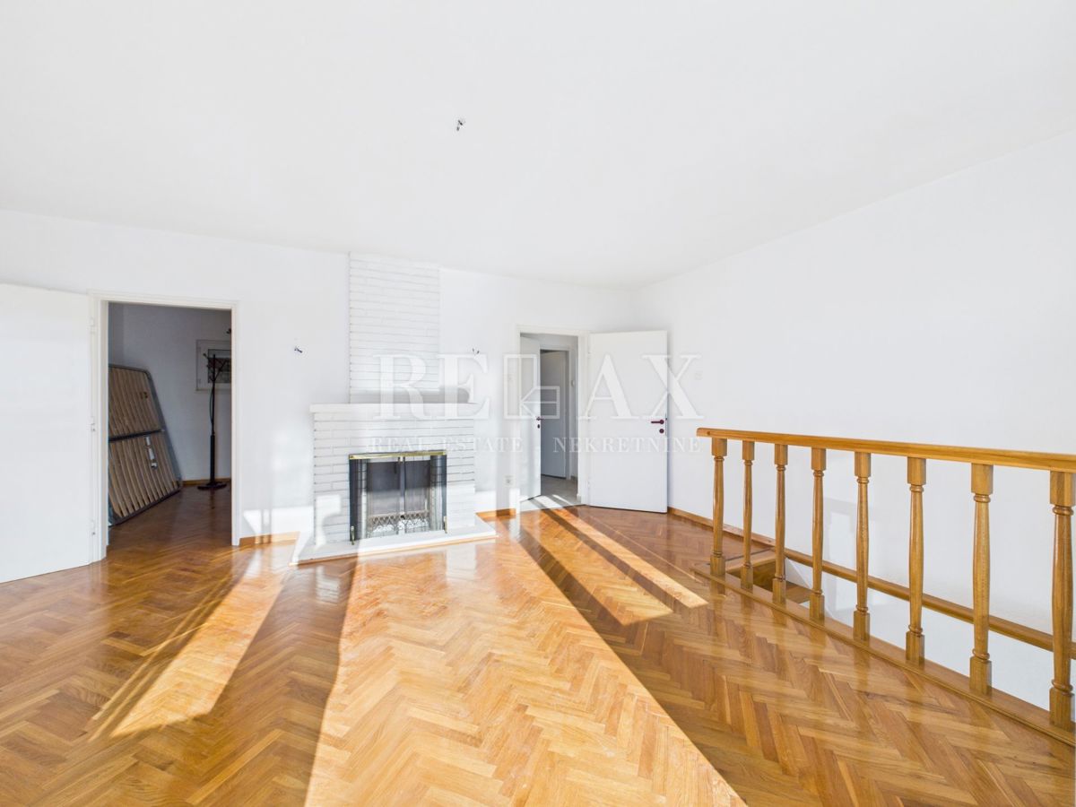 Novi Vinodolski - hiša v drugi vrsti do morja