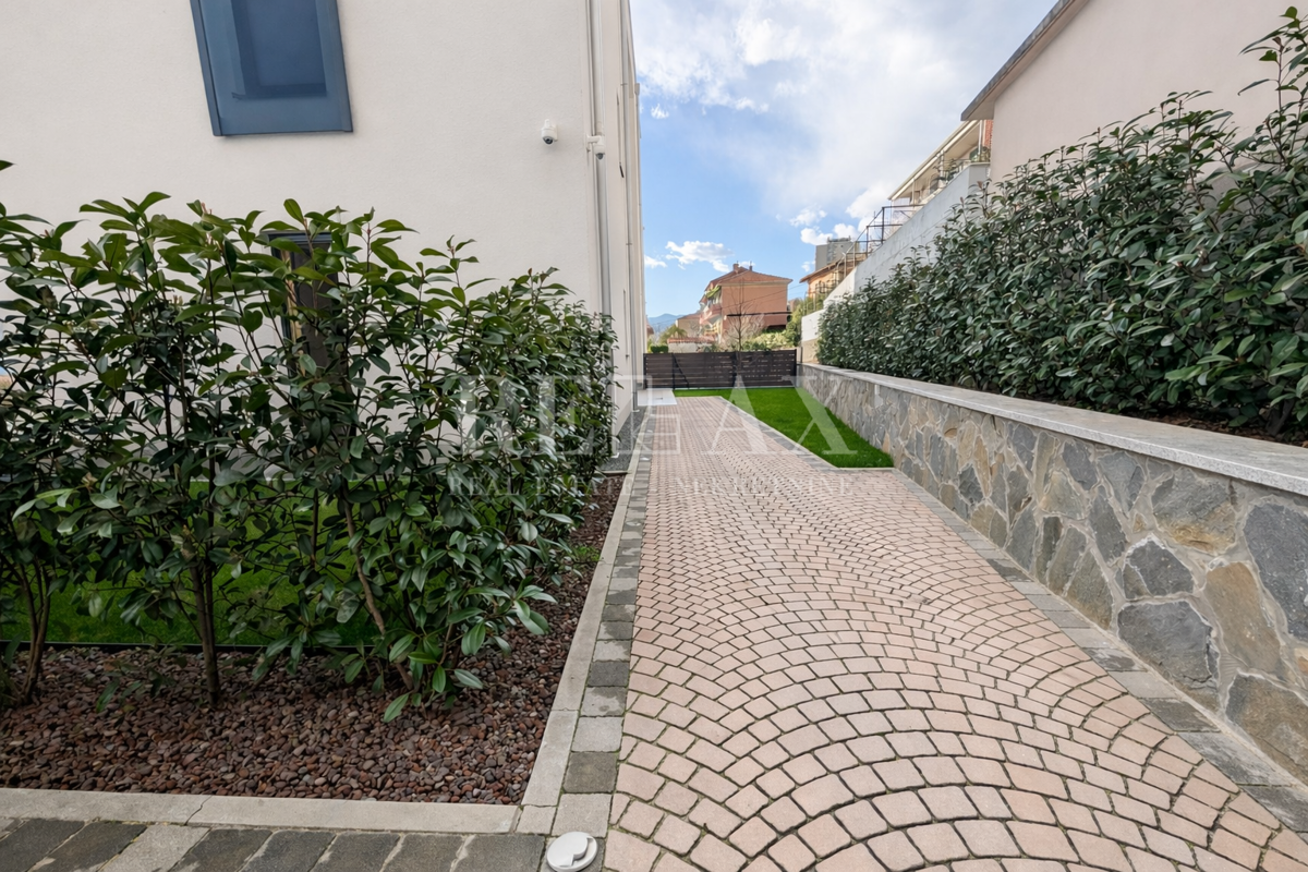 Rijeka, Kantrida - luksuzno stanovanje z vrtom