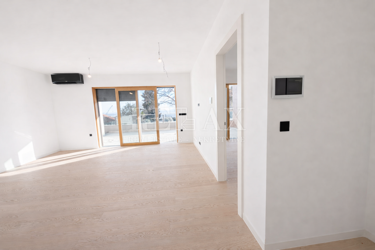 Rijeka, Kantrida - luksuzno stanovanje z vrtom