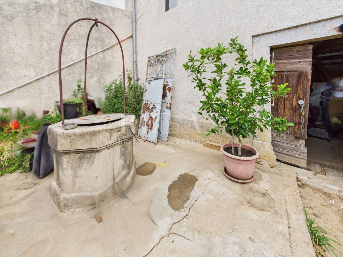 Bribir - avtentična kamnita hiša