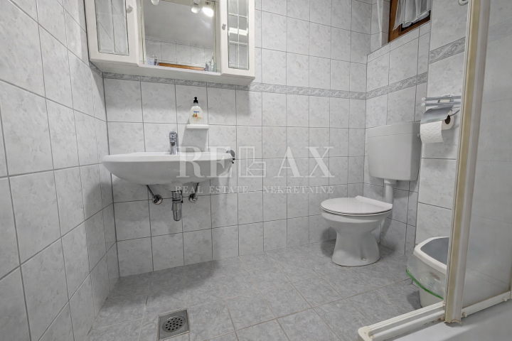 Jablanac - hiša v starem mestnem jedru 30 m od morja