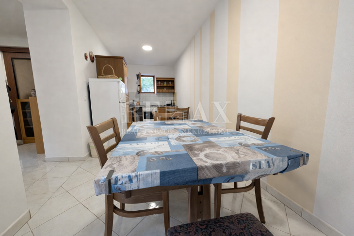 Jablanac - hiša v starem mestnem jedru 30 m od morja