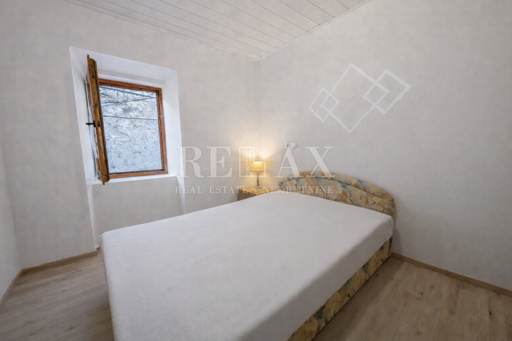 Jablanac - hiša v starem mestnem jedru 30 m od morja