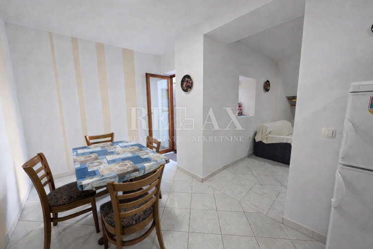 Jablanac - hiša v starem mestnem jedru 30 m od morja