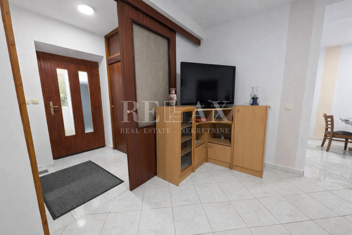 Jablanac - hiša v starem mestnem jedru 30 m od morja