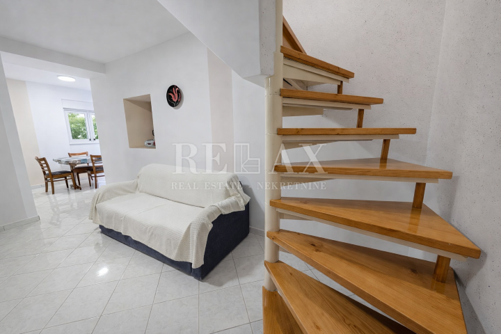 Jablanac - hiša v starem mestnem jedru 30 m od morja