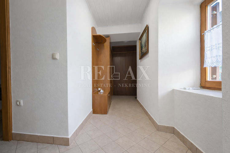 Jablanac - hiša v starem mestnem jedru 30 m od morja