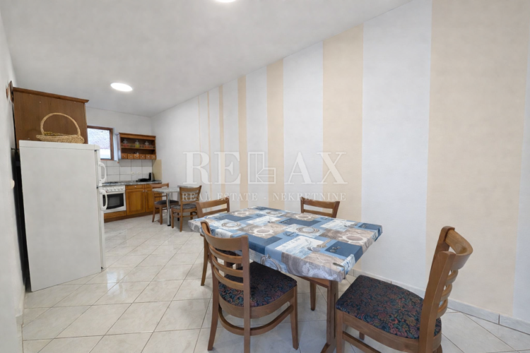 Jablanac - hiša v starem mestnem jedru 30 m od morja