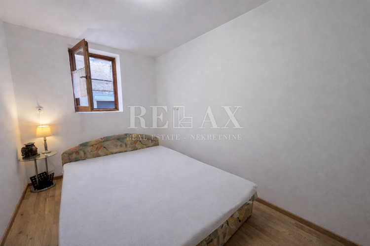 Jablanac - hiša v starem mestnem jedru 30 m od morja