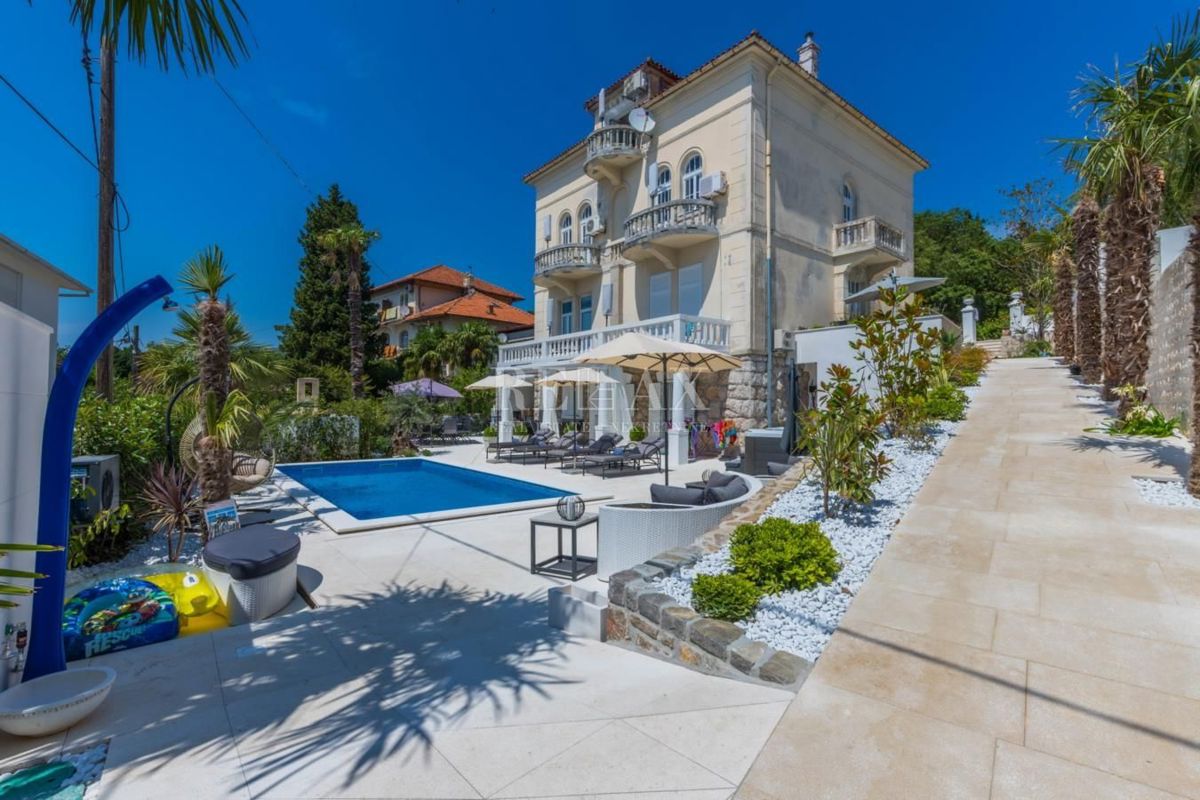 CRIKVENICA - Edinstvena vila na atraktivni lokaciji 30m od plaže