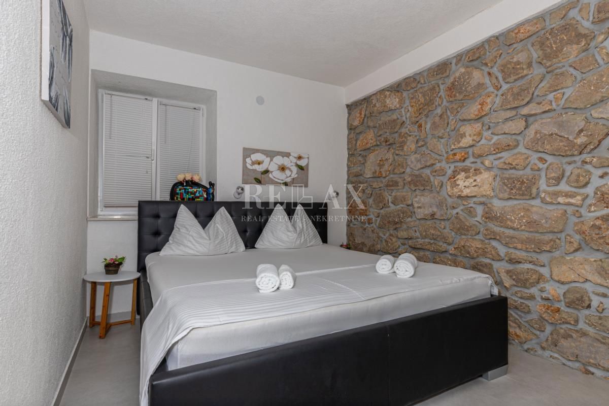 CRIKVENICA - Edinstvena vila na atraktivni lokaciji 30m od plaže