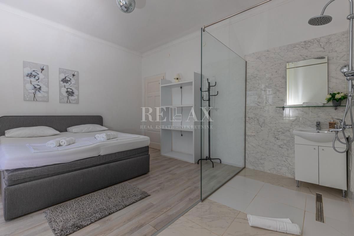CRIKVENICA - Edinstvena vila na atraktivni lokaciji 30m od plaže