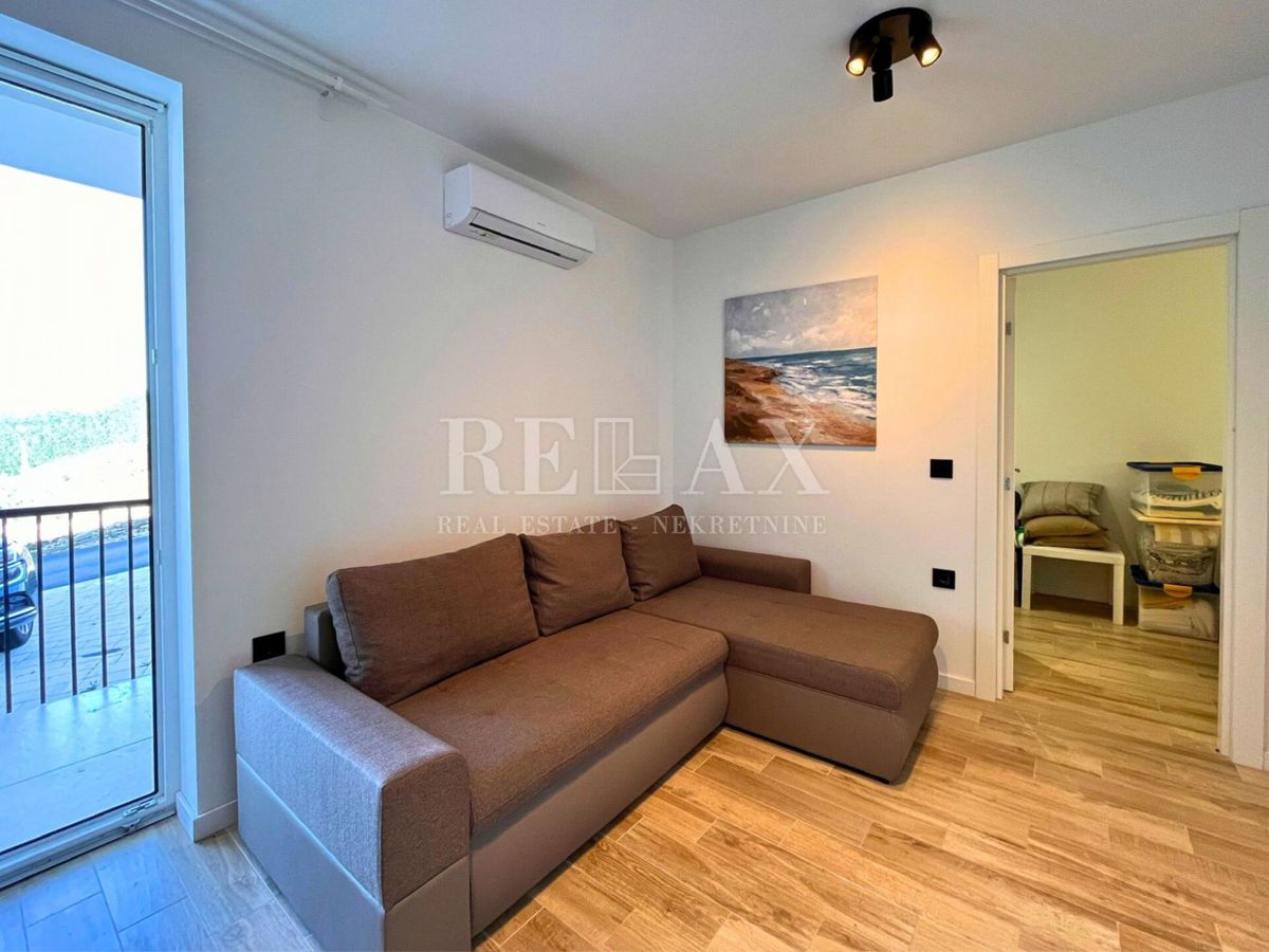 CRIKVENICA - 4 apartmaji, novogradnja, bazen, razgled