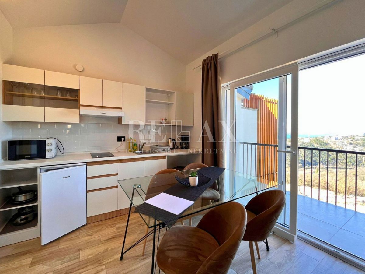 CRIKVENICA - 4 apartmaji, novogradnja, bazen, razgled
