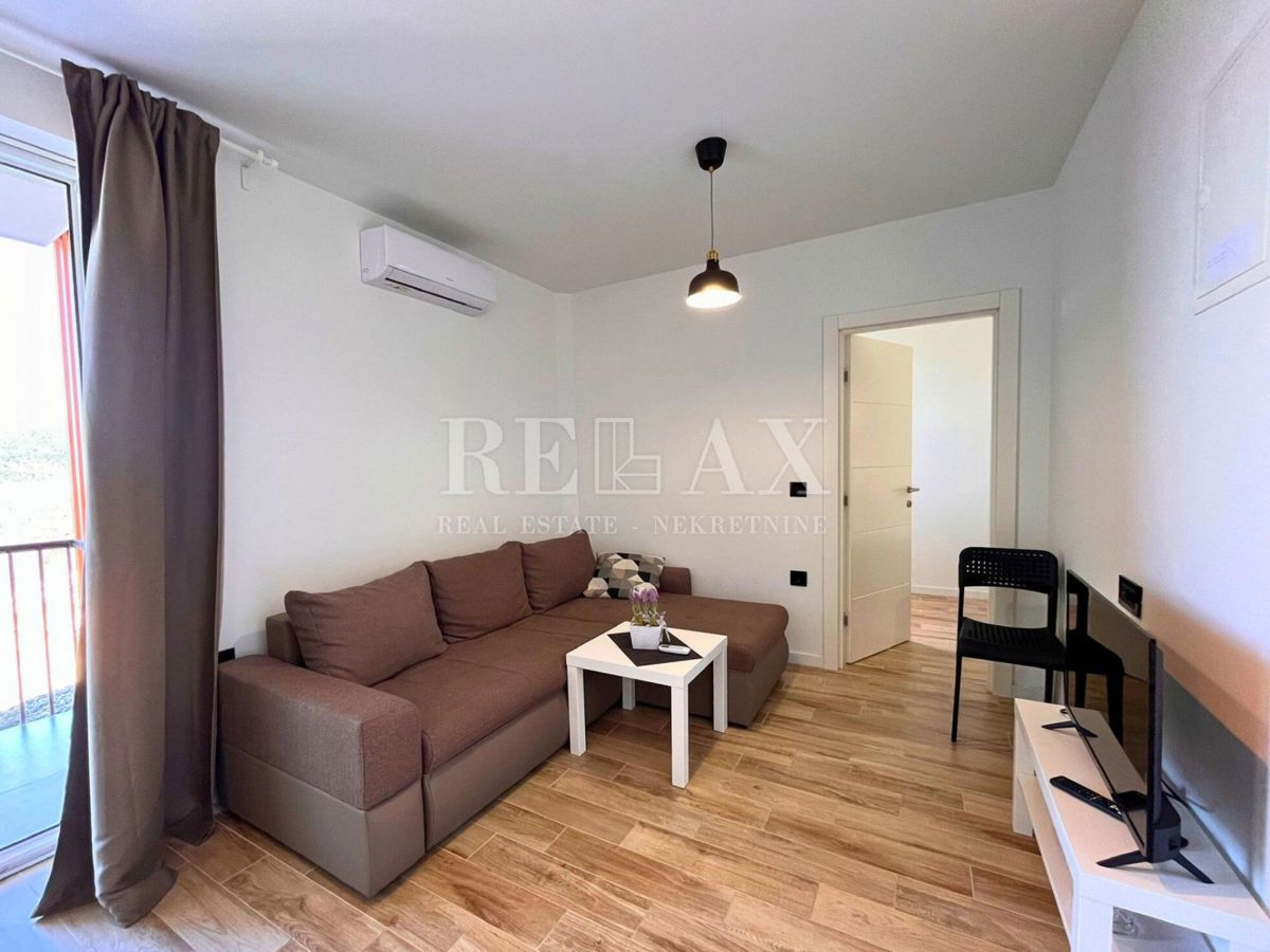 CRIKVENICA - 4 apartmaji, novogradnja, bazen, razgled