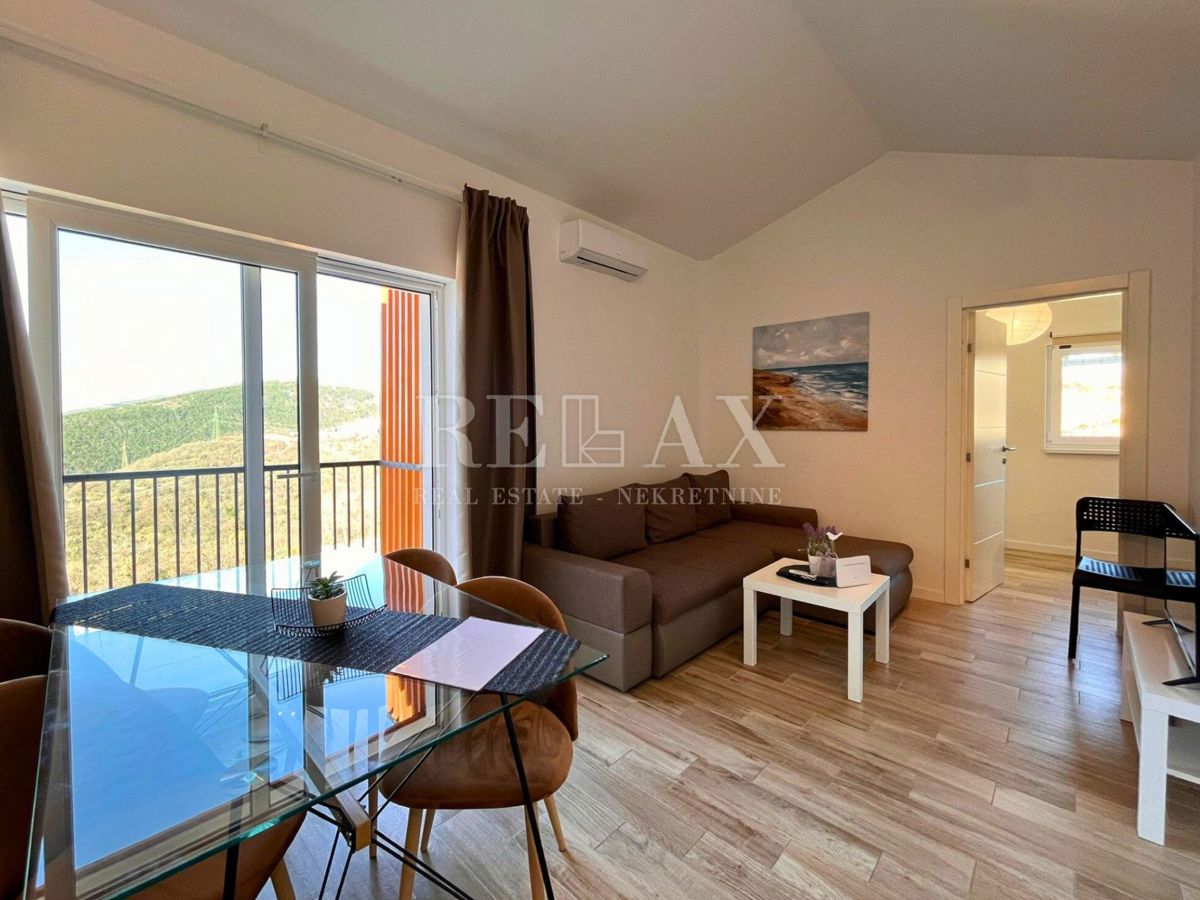 CRIKVENICA - 4 apartmaji, novogradnja, bazen, razgled