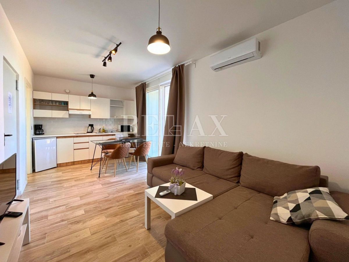 CRIKVENICA - 4 apartmaji, novogradnja, bazen, razgled