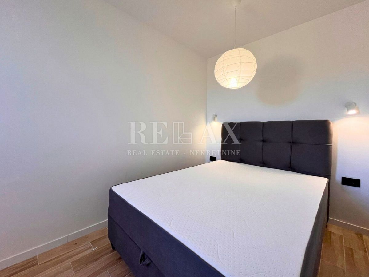 CRIKVENICA - 4 apartmaji, novogradnja, bazen, razgled