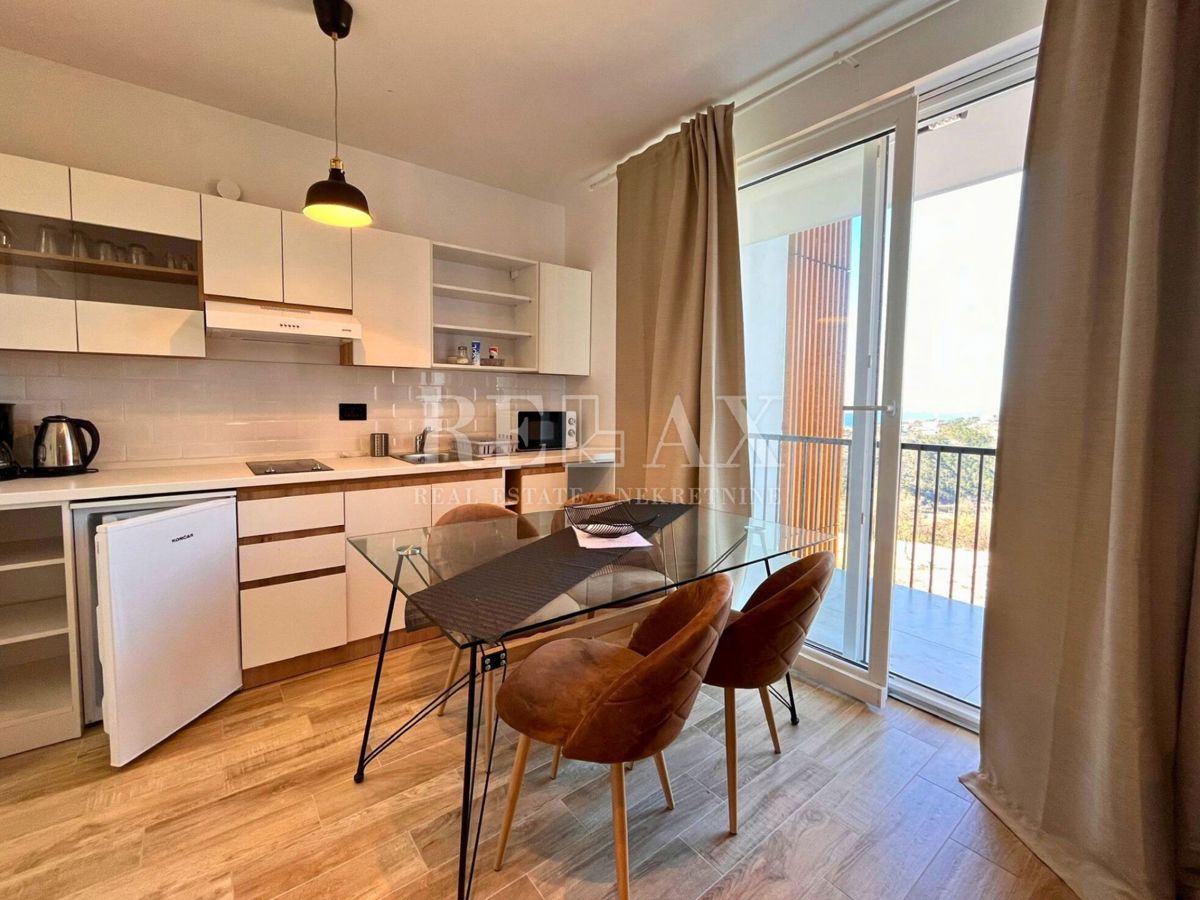 CRIKVENICA - 4 apartmaji, novogradnja, bazen, razgled