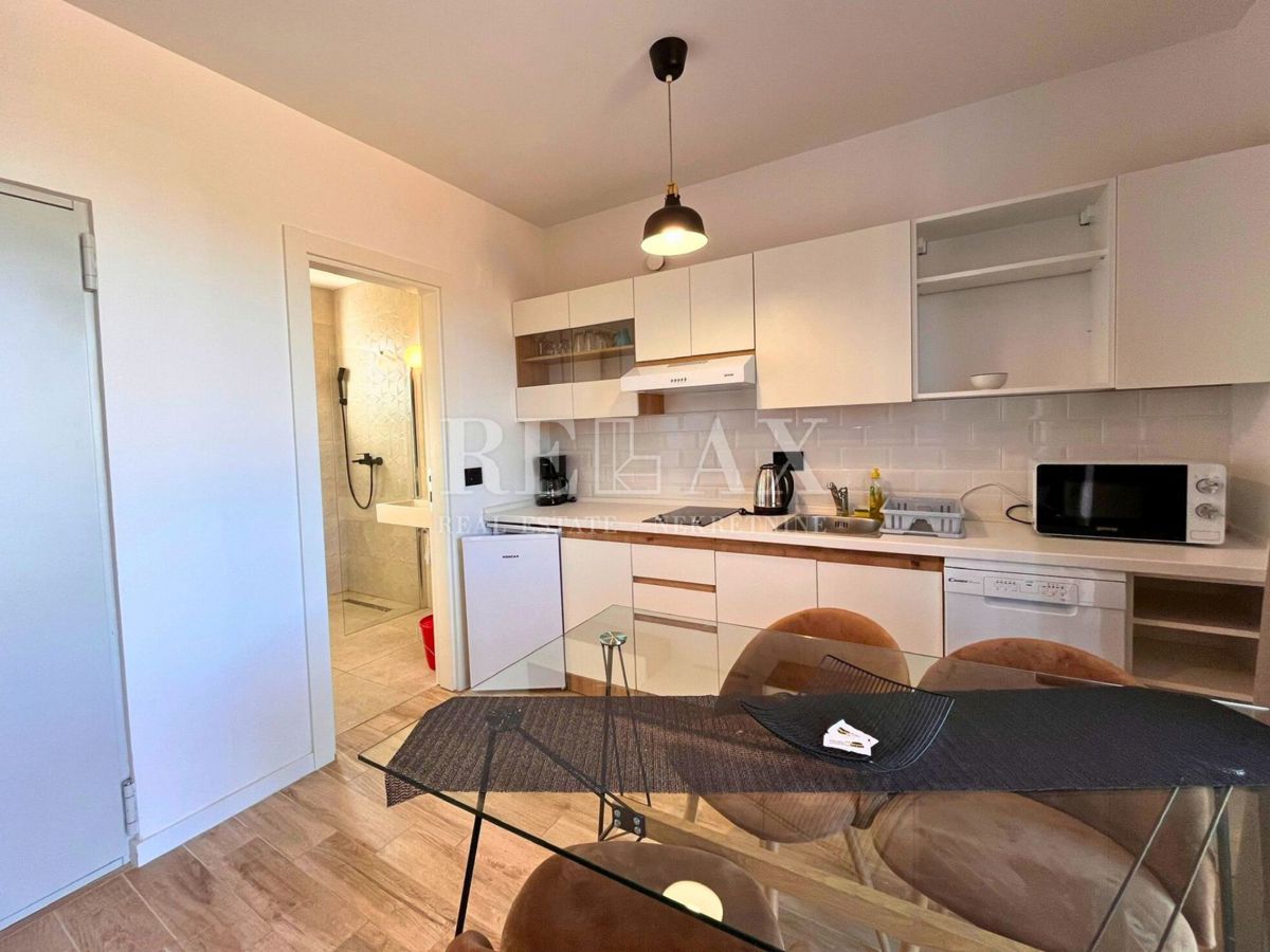 CRIKVENICA - 4 apartmaji, novogradnja, bazen, razgled