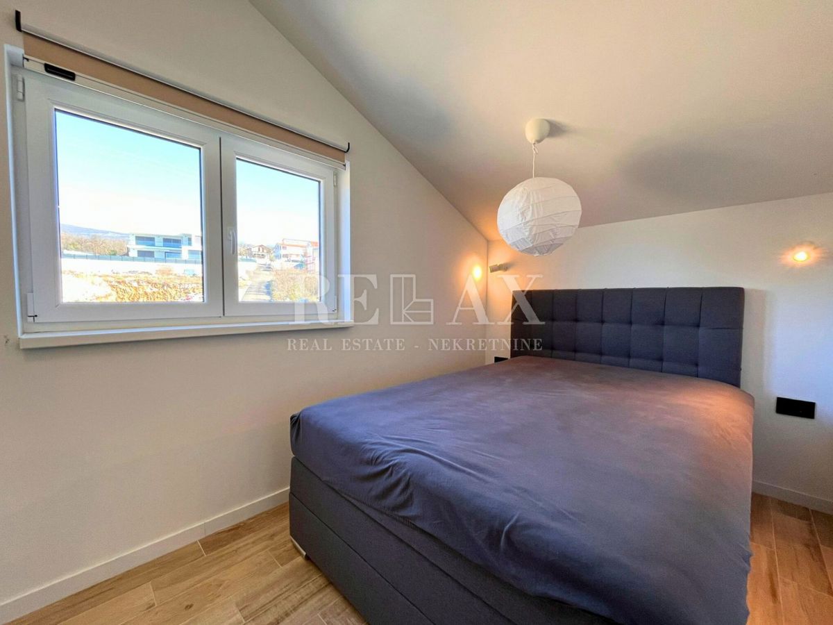 CRIKVENICA - 4 apartmaji, novogradnja, bazen, razgled
