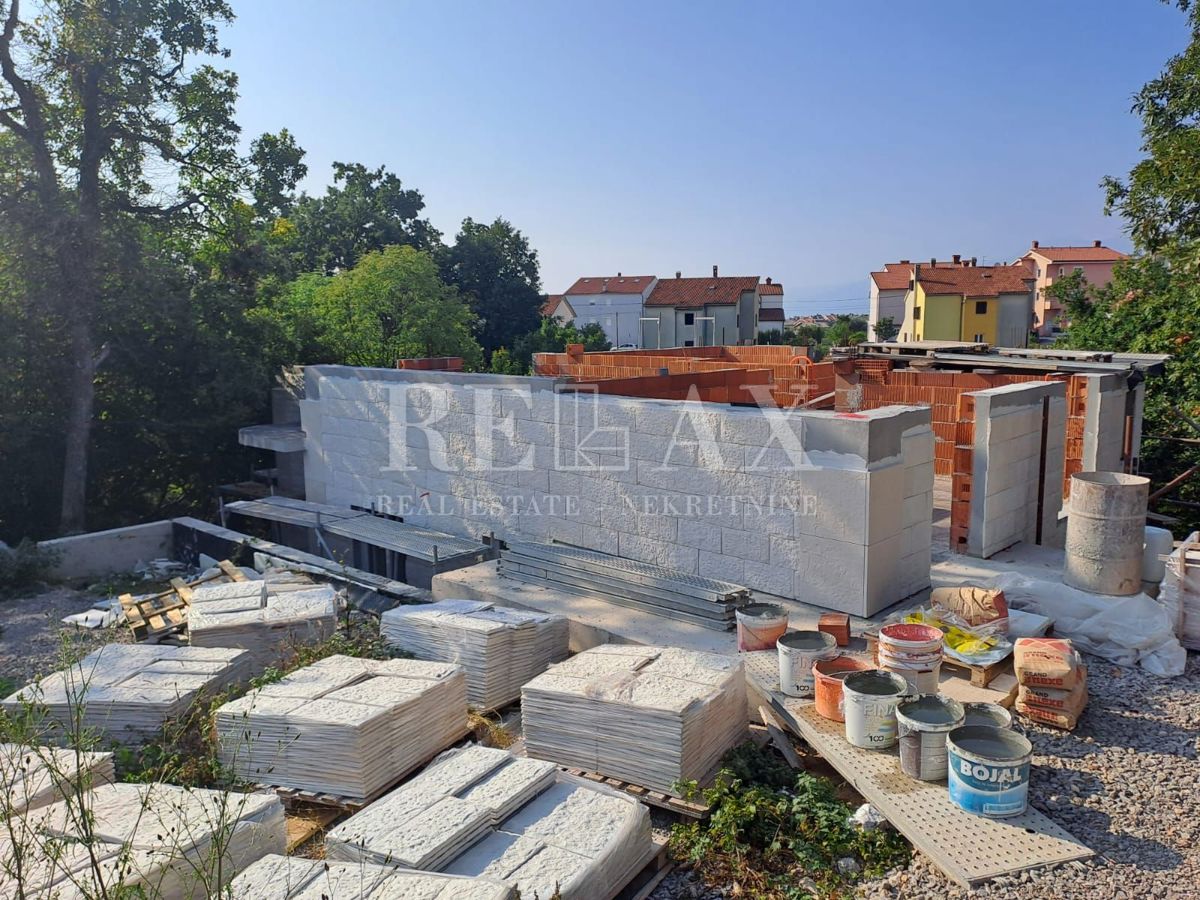 RIJEKA, SRDOČI - Stanovanje v novogradnji s strešno teraso