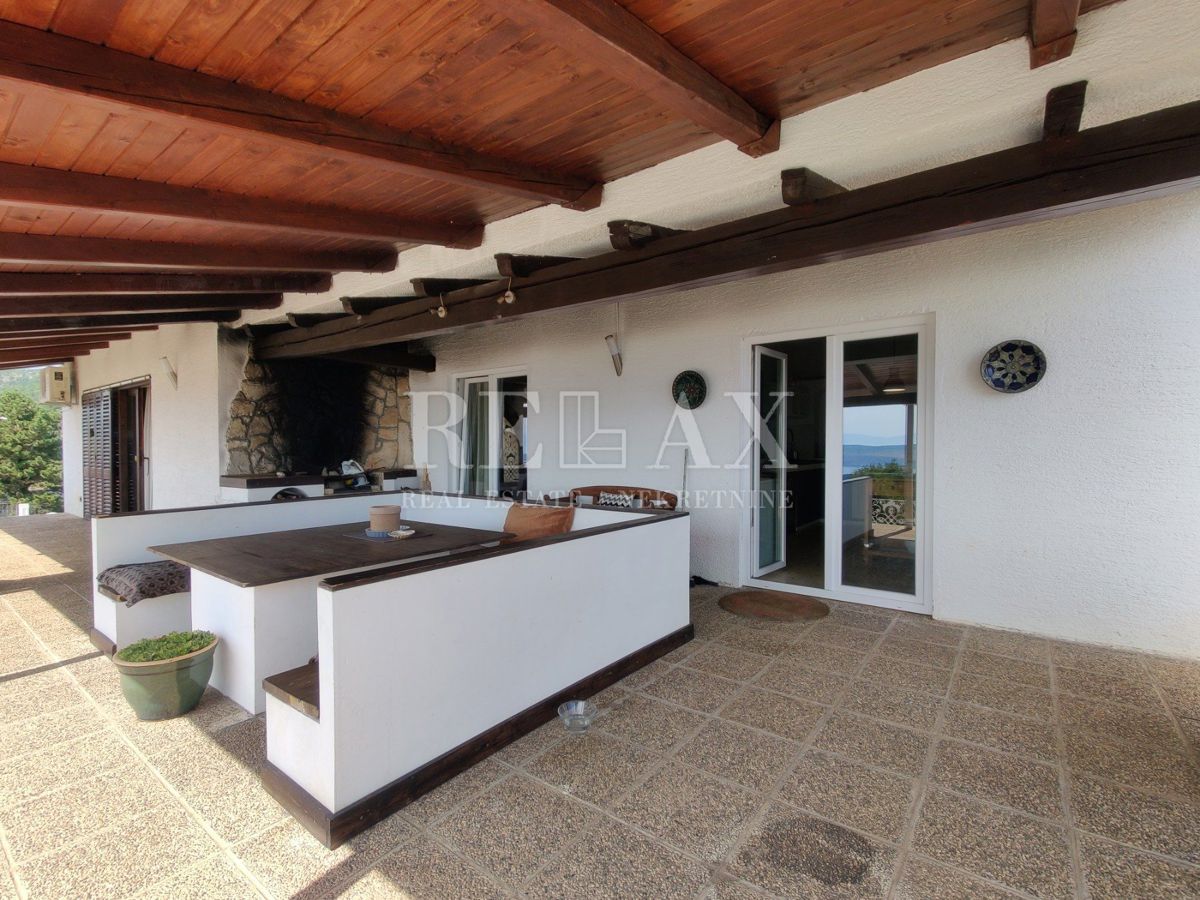 CRIKVENICA, JADRANOVO - Hiša z velikim vrtom 2.010 m2
