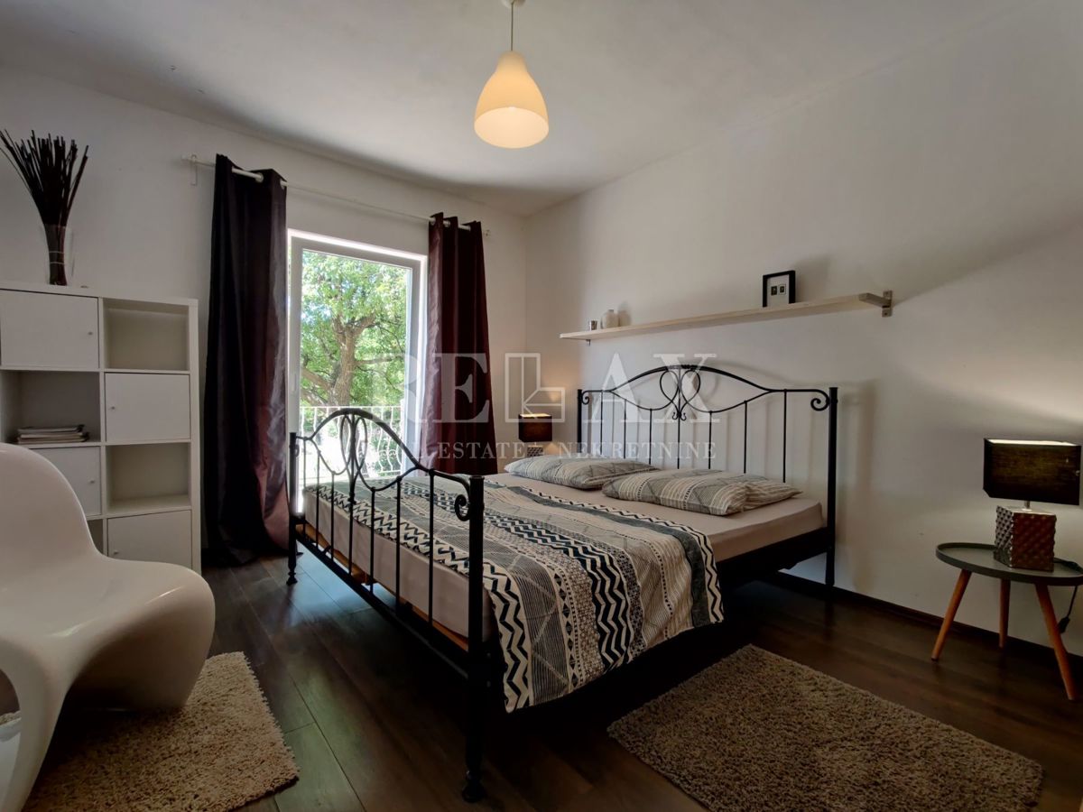CRIKVENICA, JADRANOVO - Hiša z velikim vrtom 2.010 m2