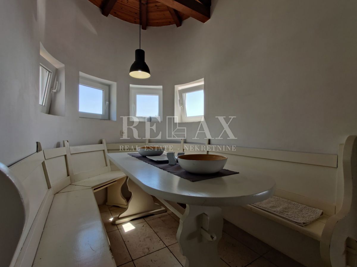 CRIKVENICA, JADRANOVO - Hiša z velikim vrtom 2.010 m2