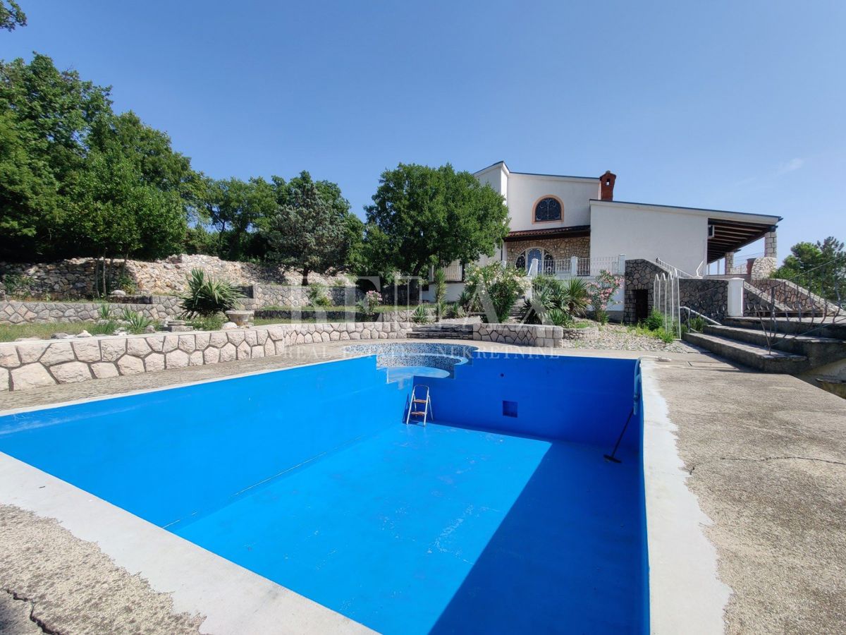 CRIKVENICA, JADRANOVO - Hiša z velikim vrtom 2.010 m2