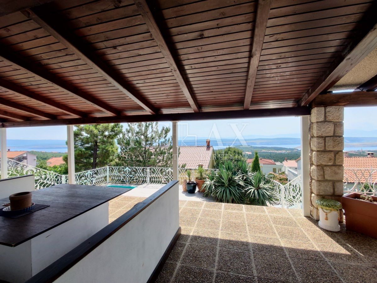 CRIKVENICA, JADRANOVO - Hiša z velikim vrtom 2.010 m2