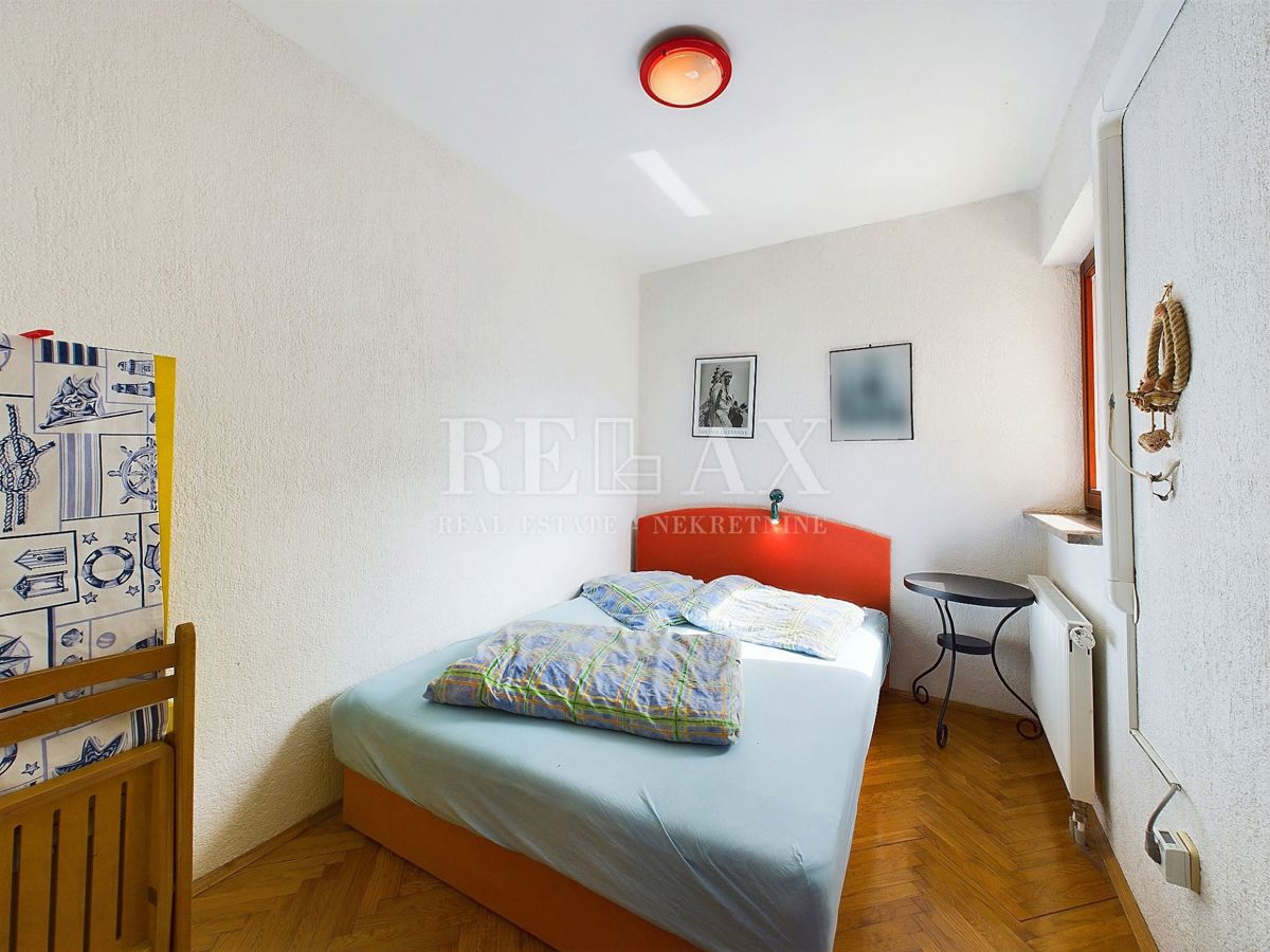 Klenovica - Stanovanje v prvi vrsti z vrtom 250m2