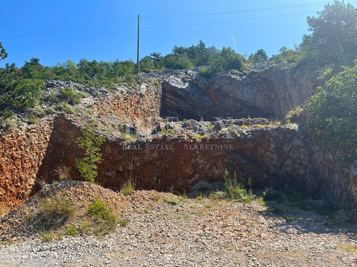 Senj - gradbeno zemljišče s panoramskim pogledom na morje