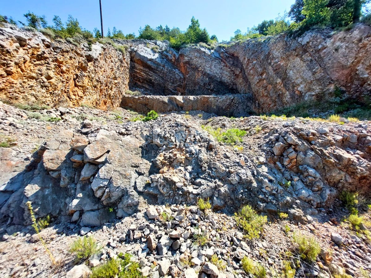 Senj - gradbeno zemljišče s panoramskim pogledom na morje