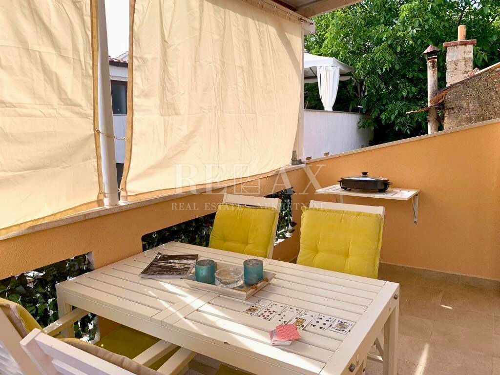 Otok Krk, Baška - kamnita hiša z 2 apartmajema
