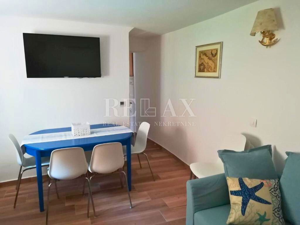 Otok Krk, Baška - kamnita hiša z 2 apartmajema