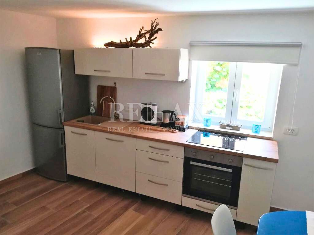 Otok Krk, Baška - kamnita hiša z 2 apartmajema