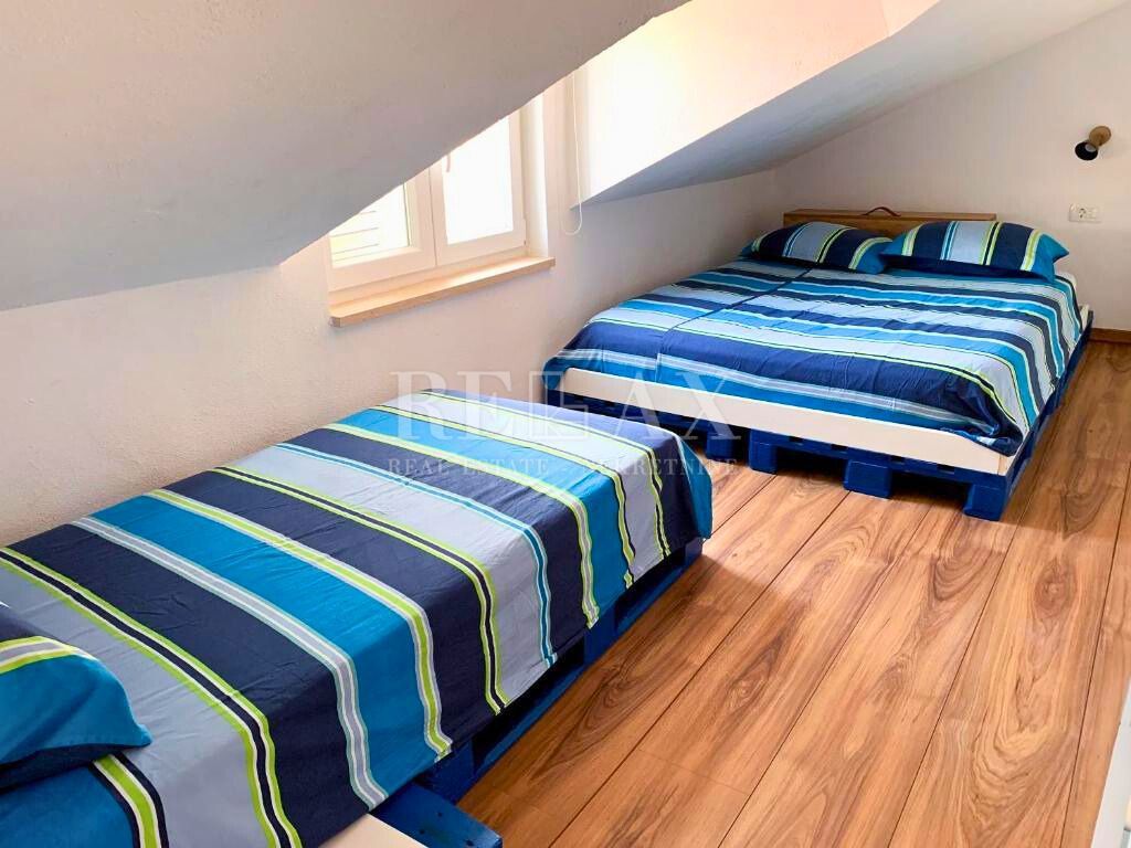 Otok Krk, Baška - kamnita hiša z 2 apartmajema